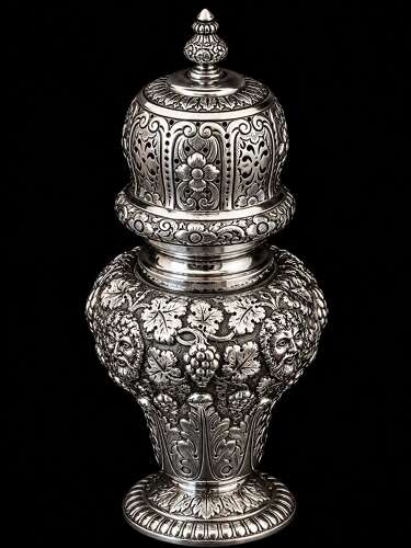 Antique Sterling Silver Caster, Wakely & Wheeler, London 1908, 24cm Tall